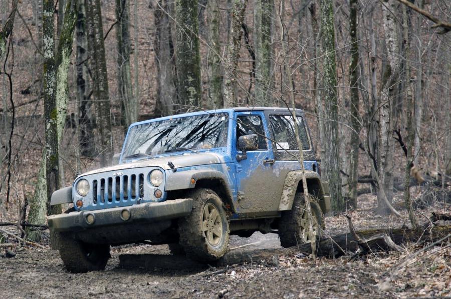  Jeep Wrangler Sport 2012 года  (фото 46 из 60)